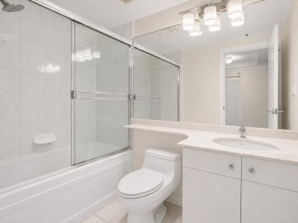 Photo 18 at 404 - 1501 Howe Street, Yaletown, Vancouver West
