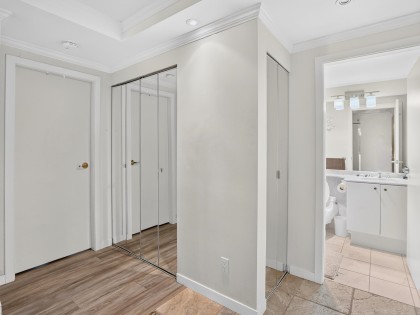 Photo 15 at 404 - 1501 Howe Street, Yaletown, Vancouver West