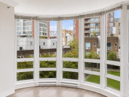 Photo 8 at 404 - 1501 Howe Street, Yaletown, Vancouver West