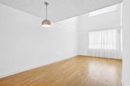 Photo 4 at 407 - 1345 Comox Street, West End VW, Vancouver West