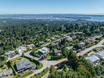 Photo 4 at 661 Andover Crescent, British Properties, West Vancouver