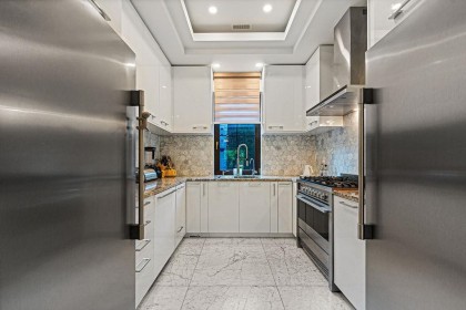 Photo 12 at 558 Glenross Road, Glenmore, West Vancouver
