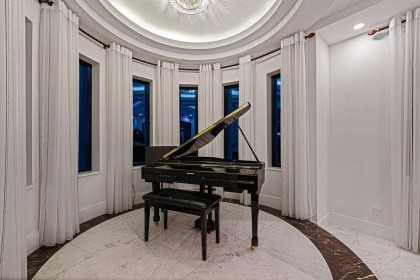 Photo 10 at 558 Glenross Road, Glenmore, West Vancouver