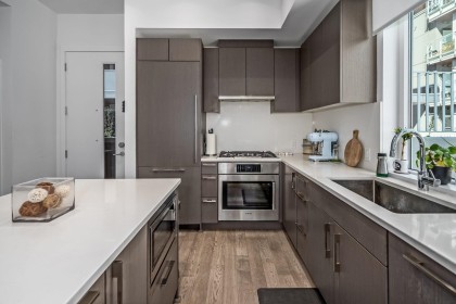 Photo 9 at 487 W 26th Avenue, Cambie, Vancouver West
