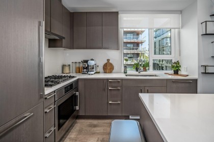 Photo 10 at 487 W 26th Avenue, Cambie, Vancouver West