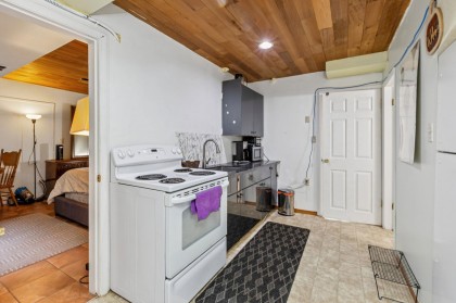 Photo 23 at 556 Ballantree Road, Glenmore, West Vancouver