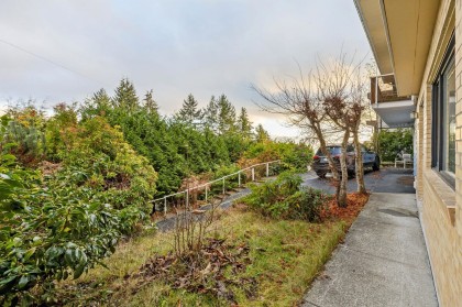 Photo 34 at 556 Ballantree Road, Glenmore, West Vancouver