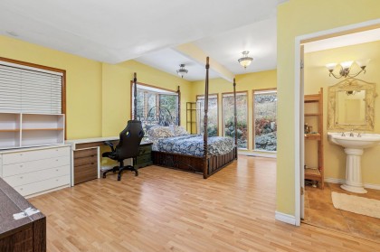 Photo 14 at 556 Ballantree Road, Glenmore, West Vancouver