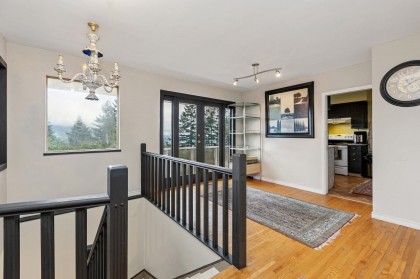 Photo 11 at 556 Ballantree Road, Glenmore, West Vancouver