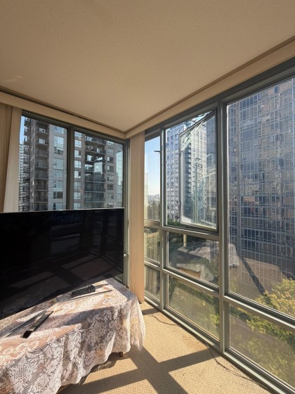 Photo 3 at 1003 - 930 Cambie Street, Yaletown, Vancouver West