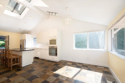 Photo 9 at 545 E Kings Road, Upper Lonsdale, North Vancouver