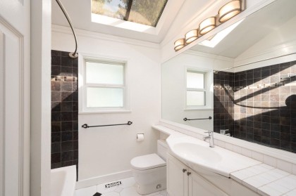 Photo 14 at 545 E Kings Road, Upper Lonsdale, North Vancouver