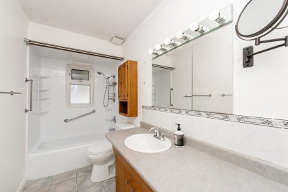 Photo 10 at 333 E 21 Street, Central Lonsdale, North Vancouver