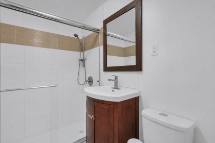 Photo 12 at 1 - 1420 Chesterfield Avenue, Central Lonsdale, North Vancouver