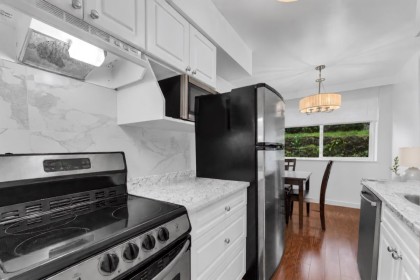 Photo 9 at 1 - 1420 Chesterfield Avenue, Central Lonsdale, North Vancouver