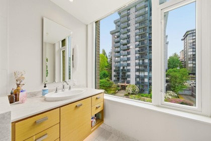 Photo 11 at 404 - 1925 Alberni Street, West End VW, Vancouver West