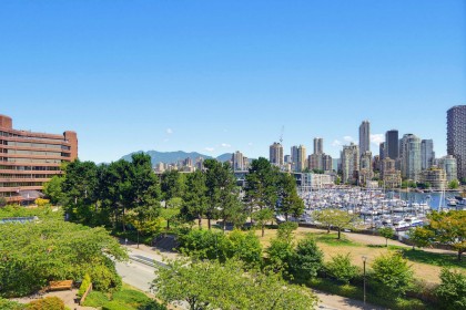 Photo 27 at 304 - 1490 Pennyfarthing Drive, False Creek, Vancouver West
