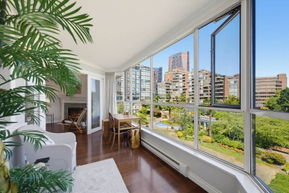 Photo 2 at 304 - 1490 Pennyfarthing Drive, False Creek, Vancouver West
