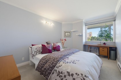 Photo 16 at 304 - 1490 Pennyfarthing Drive, False Creek, Vancouver West