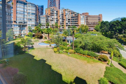 Photo 28 at 304 - 1490 Pennyfarthing Drive, False Creek, Vancouver West