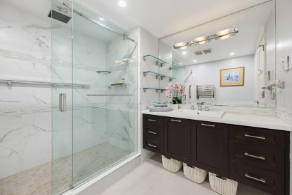Photo 18 at 304 - 1490 Pennyfarthing Drive, False Creek, Vancouver West