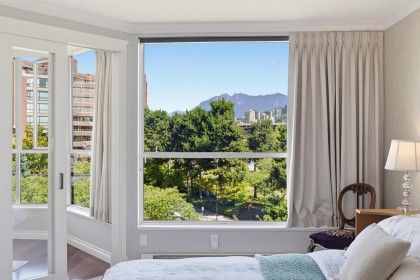 Photo 15 at 304 - 1490 Pennyfarthing Drive, False Creek, Vancouver West