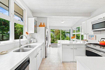 Photo 8 at 2433 Mathers Avenue, Dundarave, West Vancouver