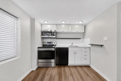 Photo 16 at 4327 W 12th Avenue, Point Grey, Vancouver West