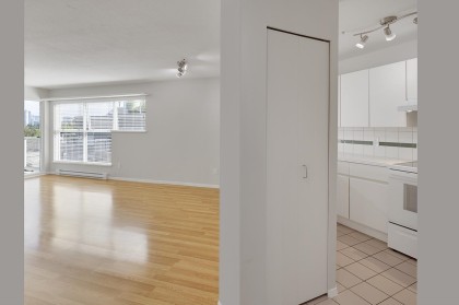 Photo 13 at 204 - 943 W 8th Avenue, Fairview VW, Vancouver West