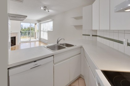 Photo 15 at 204 - 943 W 8th Avenue, Fairview VW, Vancouver West