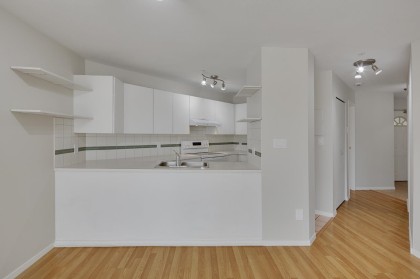 Photo 11 at 204 - 943 W 8th Avenue, Fairview VW, Vancouver West
