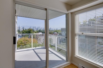 Photo 4 at 204 - 943 W 8th Avenue, Fairview VW, Vancouver West