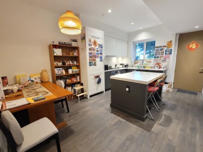 Photo 6 at 7585 Yukon Street, Marpole, Vancouver West