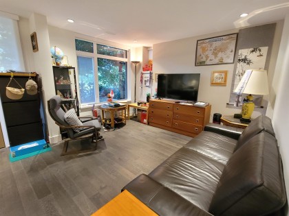 Photo 3 at 7585 Yukon Street, Marpole, Vancouver West