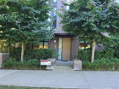 Photo 1 at 7585 Yukon Street, Marpole, Vancouver West
