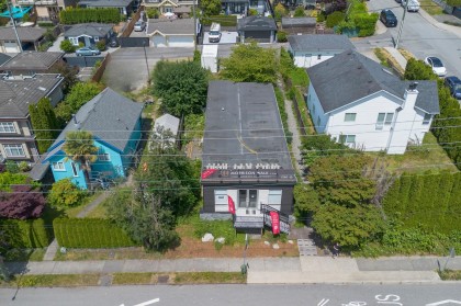 Photo 4 at 658 E 3rd Street, Lower Lonsdale, North Vancouver