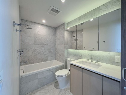 Photo 12 at 886 - 87 Nelson Street, Yaletown, Vancouver West