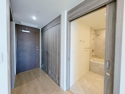 Photo 7 at 886 - 87 Nelson Street, Yaletown, Vancouver West