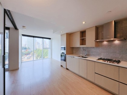 Photo 3 at 886 - 87 Nelson Street, Yaletown, Vancouver West
