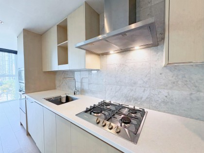 Photo 5 at 886 - 87 Nelson Street, Yaletown, Vancouver West
