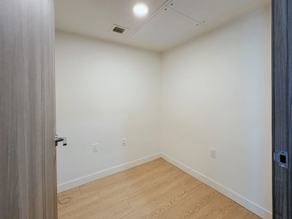 Photo 8 at 886 - 87 Nelson Street, Yaletown, Vancouver West