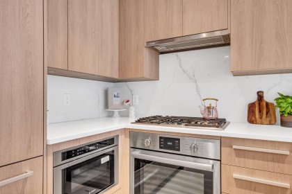 Photo 7 at 305 - 2707 Library Lane, Lynn Valley, North Vancouver