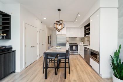 Photo 7 at 517 - 725 Marine Drive, Harbourside, North Vancouver