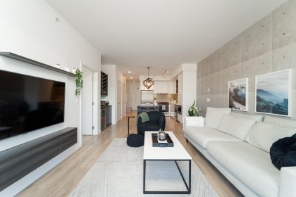 Photo 5 at 517 - 725 Marine Drive, Harbourside, North Vancouver