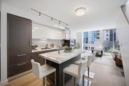 Photo 2 at 504 - 1477 W Pender Street, Coal Harbour, Vancouver West