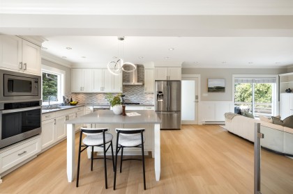 Photo 10 at 3420 Rockview Place, Westmount WV, West Vancouver