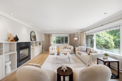 Photo 4 at 3420 Rockview Place, Westmount WV, West Vancouver