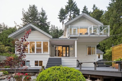 Photo 3 at 4043 Rose Crescent, Sandy Cove, West Vancouver