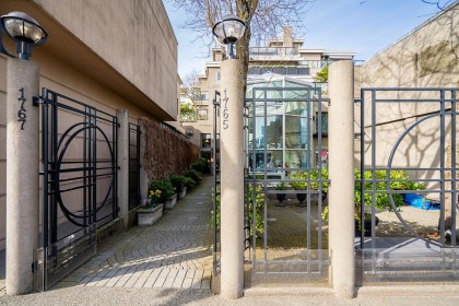 Photo 7 at 204 - 1765 Marine Drive, Ambleside, West Vancouver