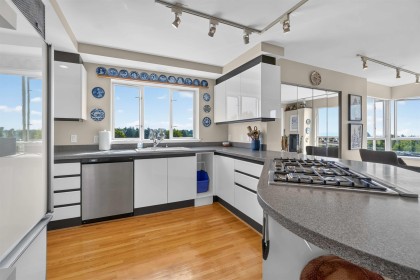 Photo 10 at 9 - 2128 W 43rd Avenue, Kerrisdale, Vancouver West